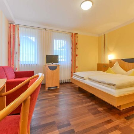 Hotel Peterhof Dietenheim Esterno foto