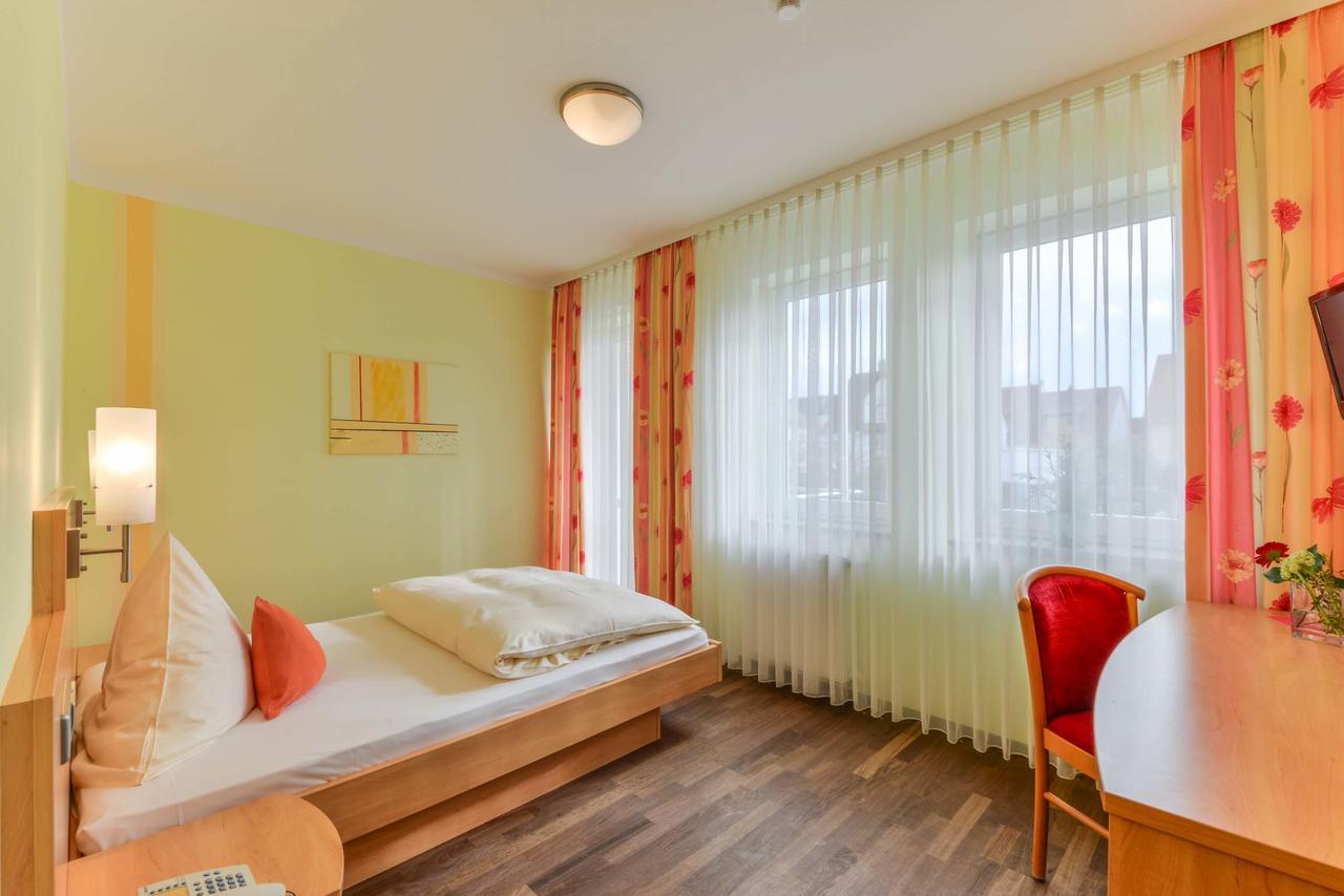 Hotel Peterhof Dietenheim Esterno foto